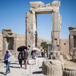قاچاقچیان در حریم تخت جمشید مأمور یگان حفاظت را زخمی کردند