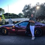 چرا رونالدو سوار خودروهای خودش نمی‌شود؟